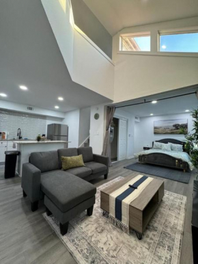 DT Dallas 2BD COZY ABODE 5 Min from Love Field
